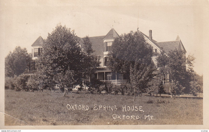 O casă tipică din Oxford, Maine, în 1914.  