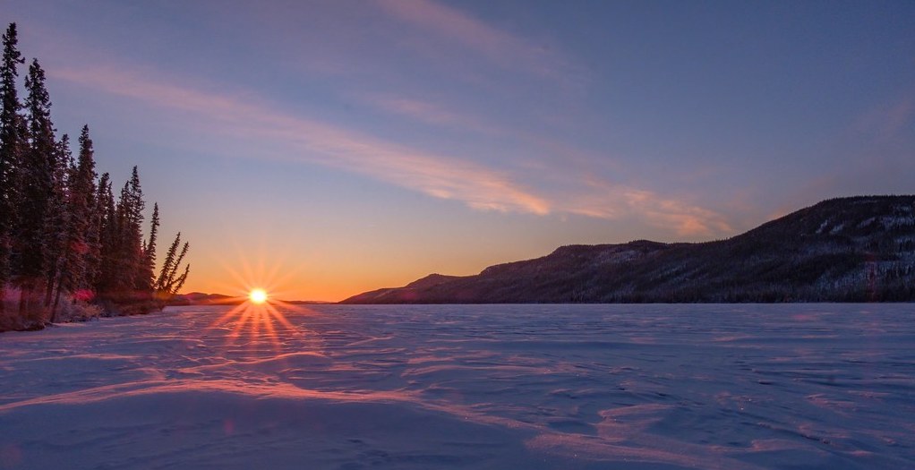 solsticio de invierno en el yukón